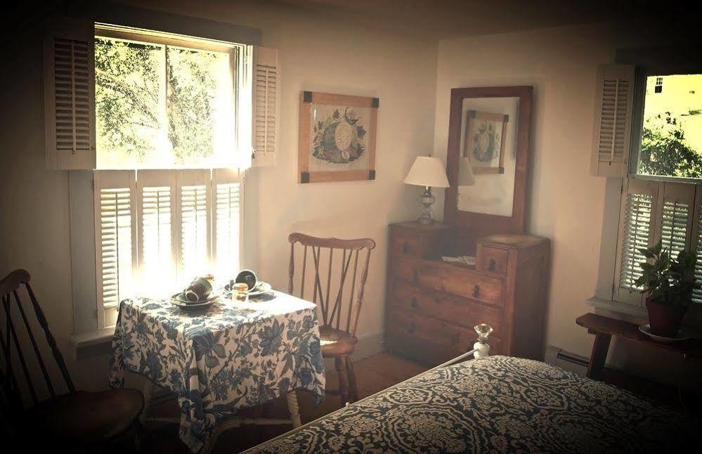 Sea Breeze Inn Нью-Шорхэм Экстерьер фото